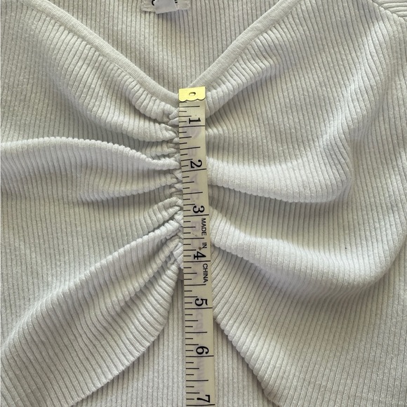 Garage White Crop Top - Picture 4 of 7